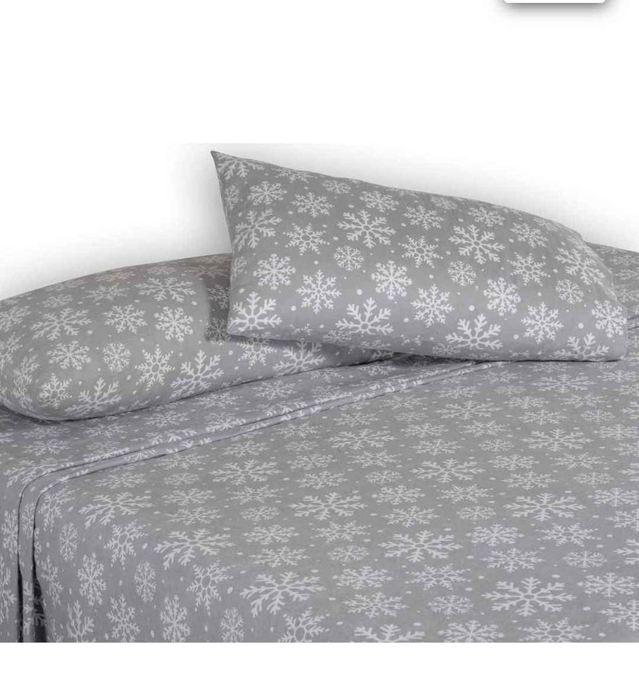 Warm Flannel Bedsheet Set-Grey Snow Flakes Print