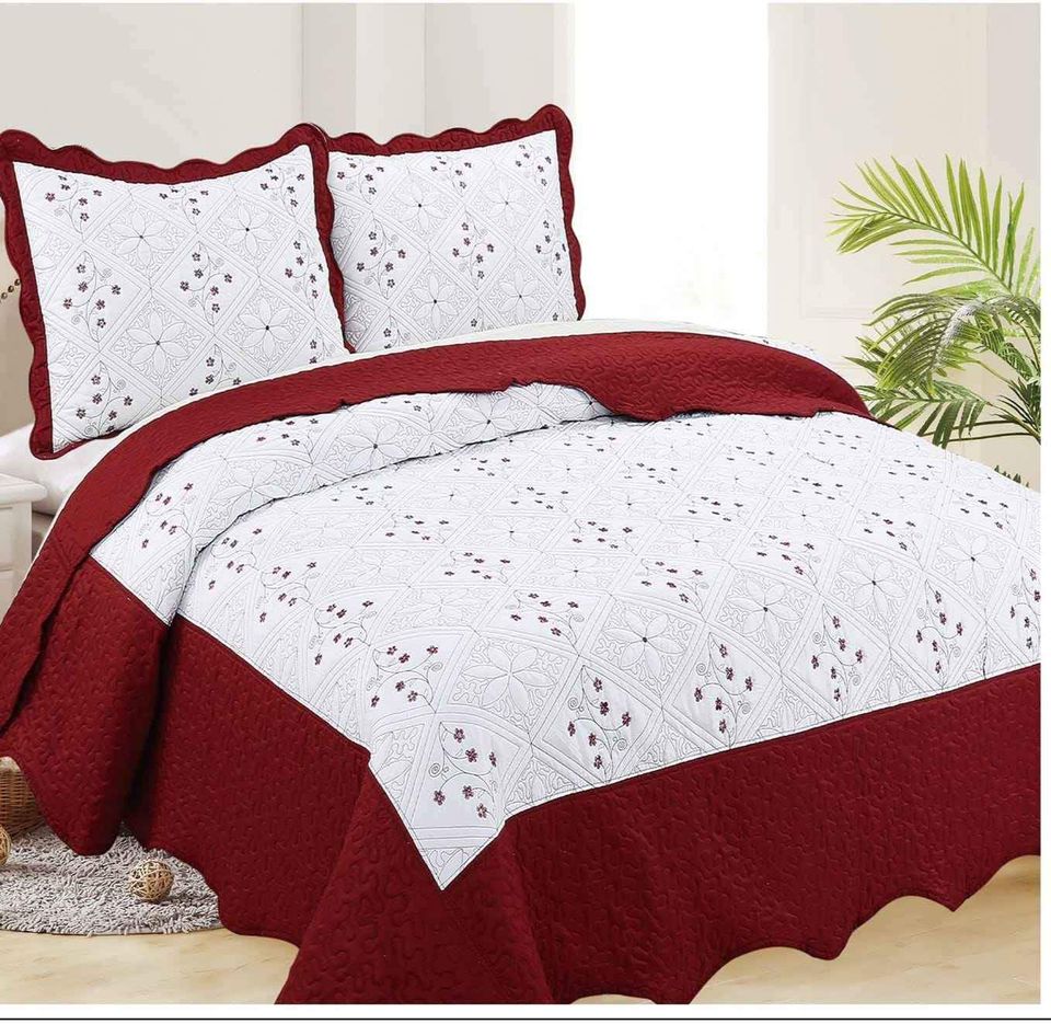 3 Piece Embroidered Quilt Set, Bedspread, Coverlet Set- White/Maroon