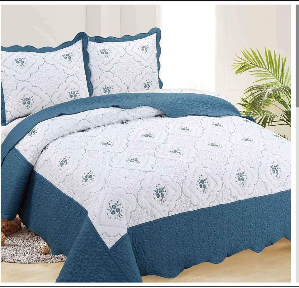 3 Piece Embroidered Quilt Set, Coverlet, Bedspread-White/Turquoise